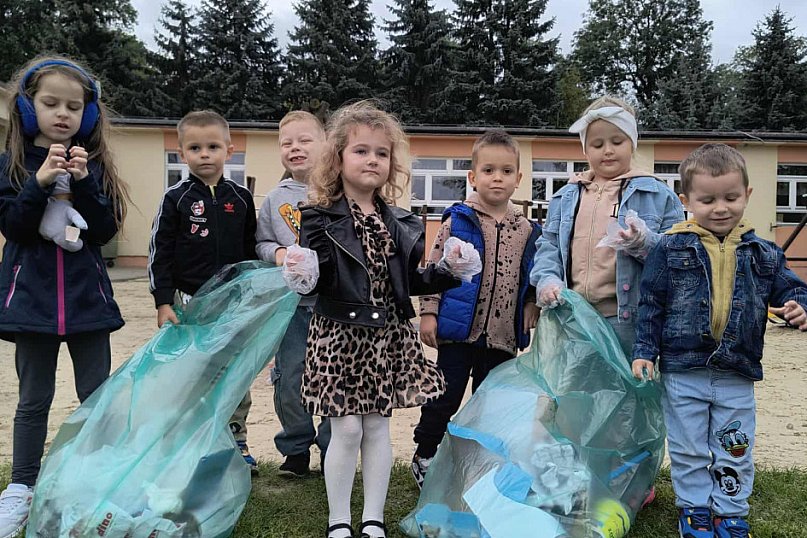 W Polanowicach ruszyli sprzątać świat