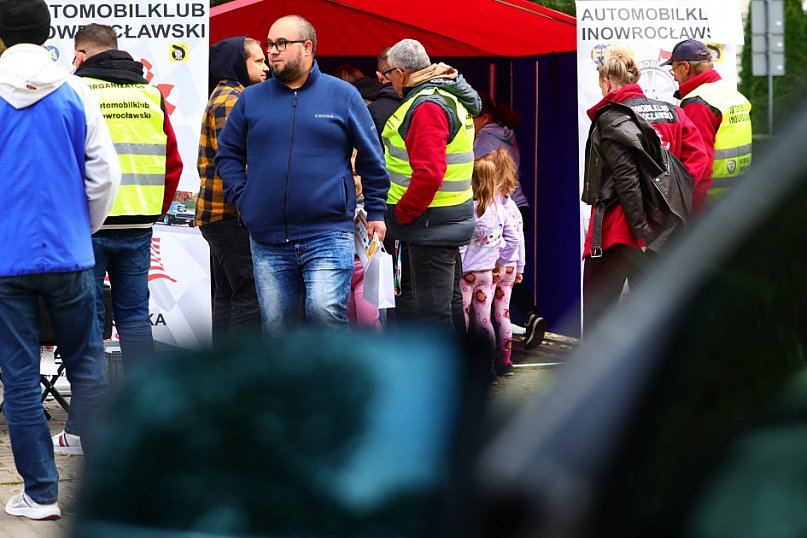 Turystyczny Rajd Samochodowy wystartował z Mątw [FOTO]