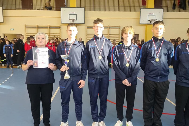 1. miejsce drużyny z Woli Wapowskiej w 14. Bydgoskich Halowych Zawodach MDP