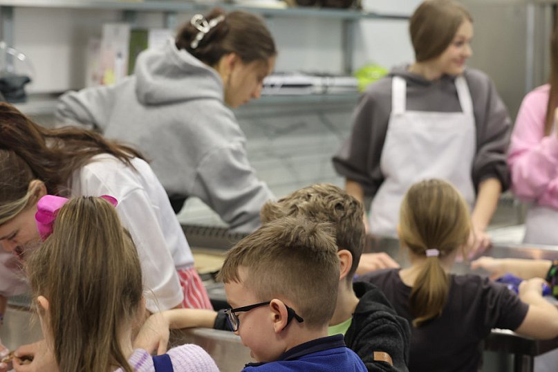 Piernikowe warsztaty z udziałem przedszkolaków w Akademii Szkolnictwa AS [FOTO]