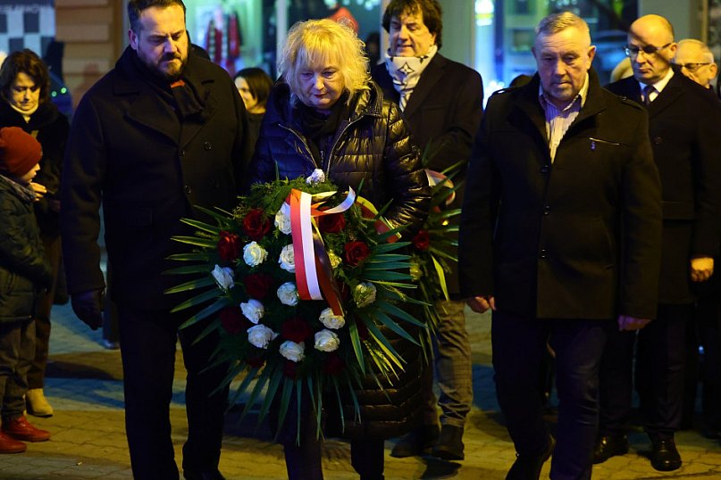 Powiatowe uroczystości upamiętniły ofiary Stanu Wojennego [FOTO]