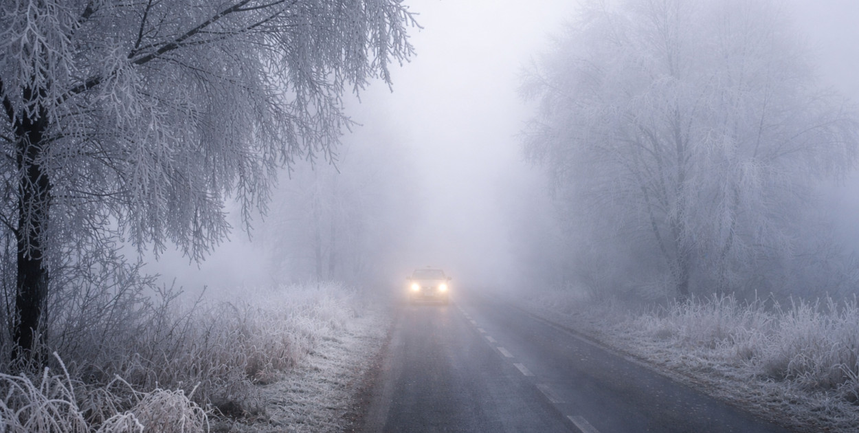Warunki drogowe nie będą łatwe. Gęsta mgła do około 9:00