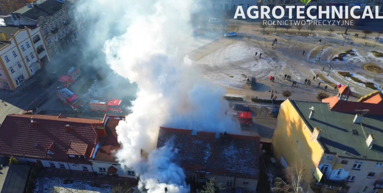 Pożar sklepu w Kruszwicy. Zobacz nagranie z drona [VIDEO]