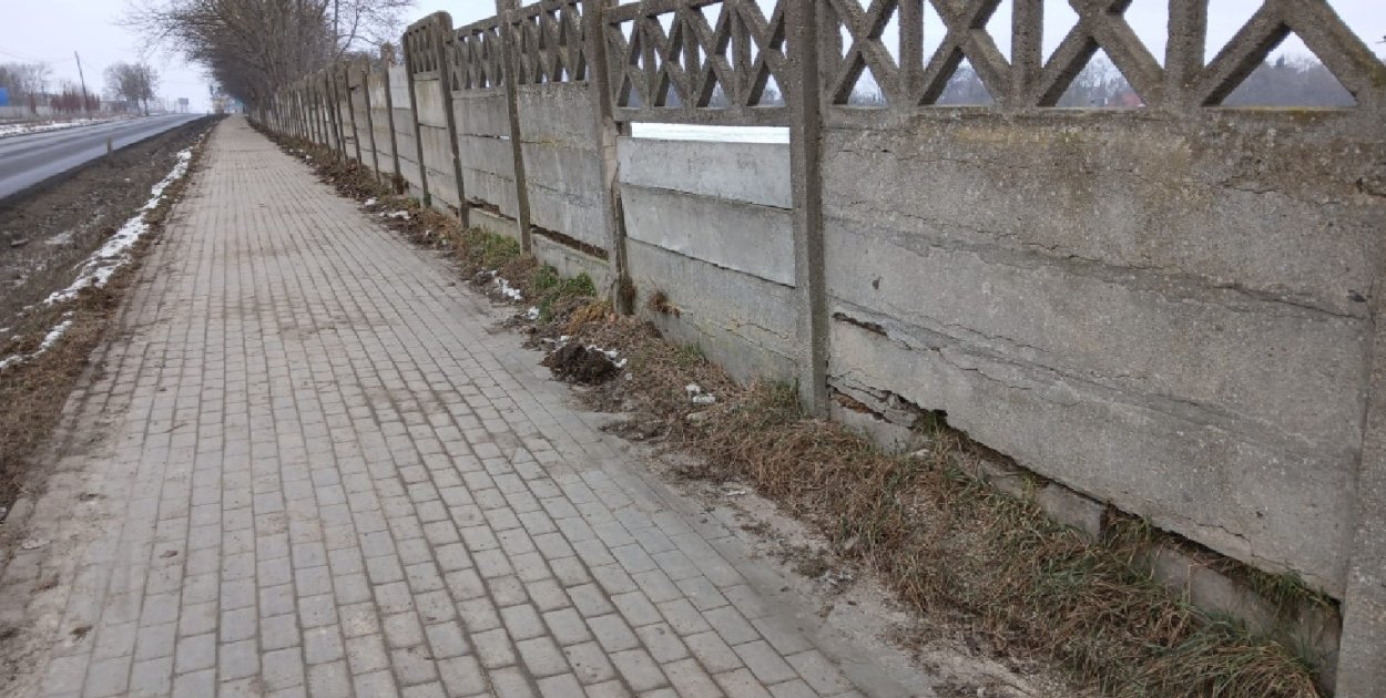 Ogrodzenie przy drodze krajowej nr 62. Burmistrz przekazał sprawę do GDDKiA