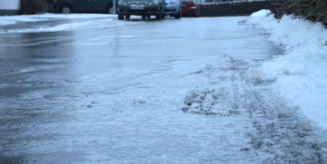 IMGW ostrzega przed opadami marznącymi oraz silnym mrozem