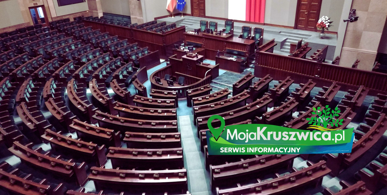 Sondaż dla wp.pl: KO 32,5 proc., PiS 22,7 proc., Konfederacja 13 proc.