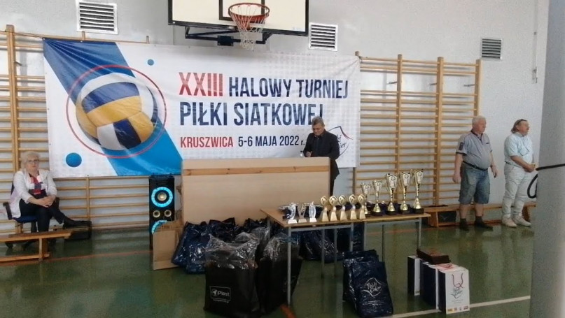Halowy Turniej Piłki Siatkowej Kruszwica 5-6.05.2022 (Cukrownia Dobrzelin)